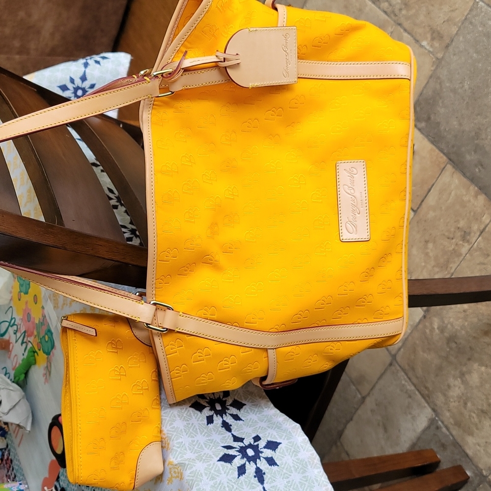 Dooney and Bourke tote
